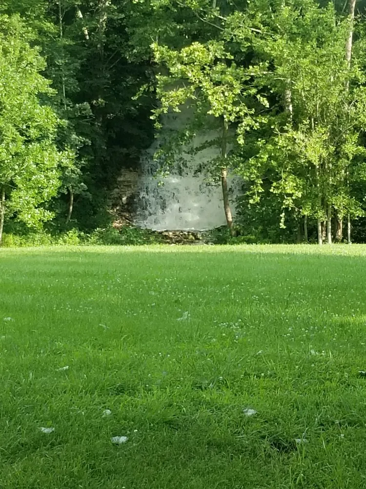 Top-rated lawn care service with custom design across Hartsburg, MO - Mid-Mo Irrgation And Lawns