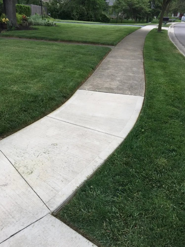 Affordable lawn mowing service in Pickerington, OH by Mid-Ohio Landscaping