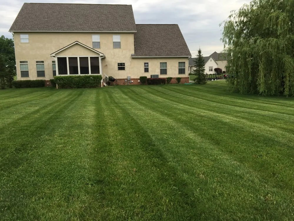 Custom lawn mowing service experts serving Pickerington, OH - Mid-Ohio Landscaping