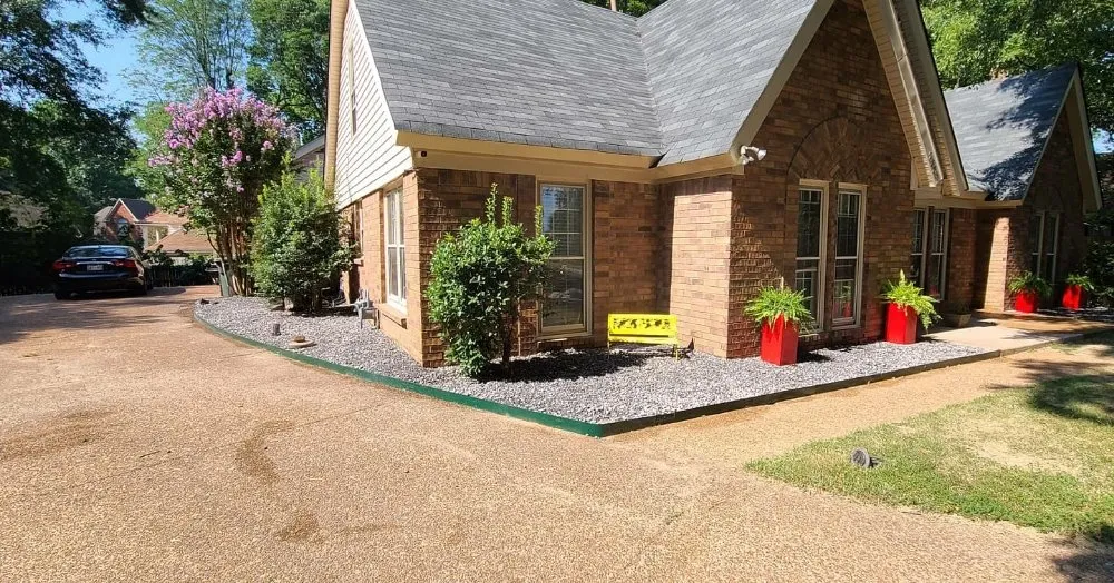 Custom outdoor landscaping in Byhalia, MS - Mid South Yard Works