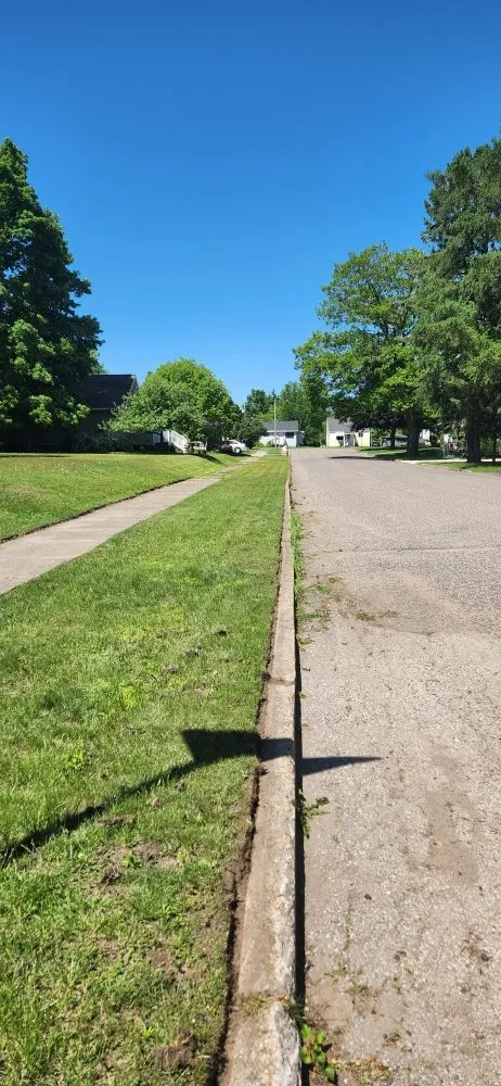 Trusted landscaping services experts serving Florence, WI - Midas Lawncare & Extremities