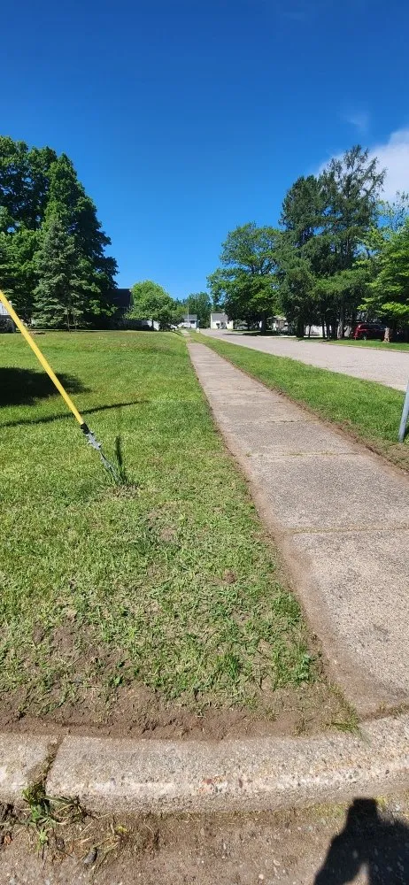 Custom yard cleanup service for year-round maintenance across Florence, WI - Midas Lawncare & Extremities