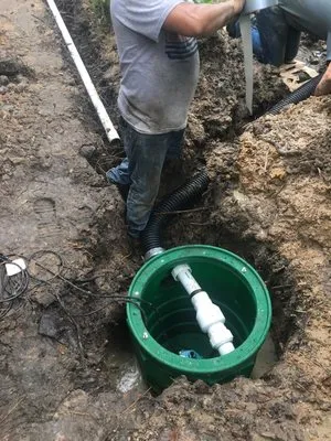 Middle Earth Outdoor Services Logo