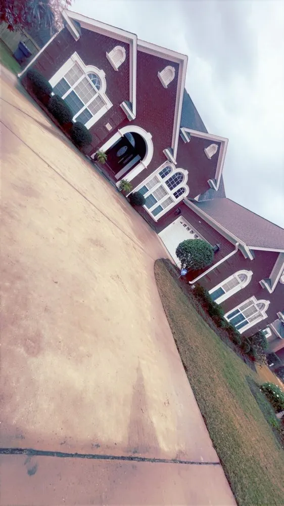 Expert residential landscaping in Macon, GA by Middle Georgias Yard Barber