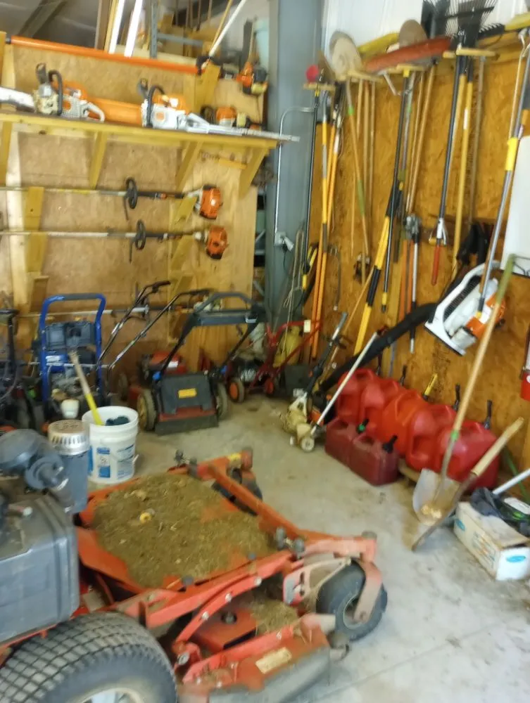 Affordable lawn mowing service near you in lilburn, GA by Middleton Lawn Services