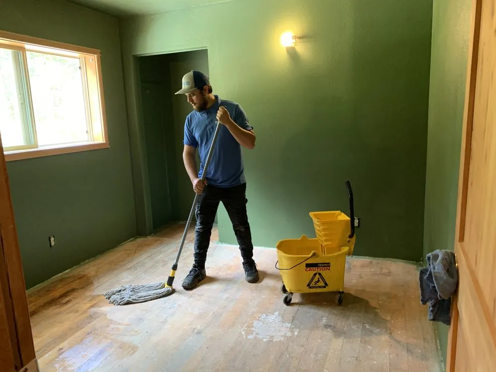 Local lawn mowing service experts serving Eugene, OR - Middleton's Enterprises