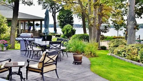 Top-rated yard cleanup service in Middletown Township, NJ by Middletown Landscaping
