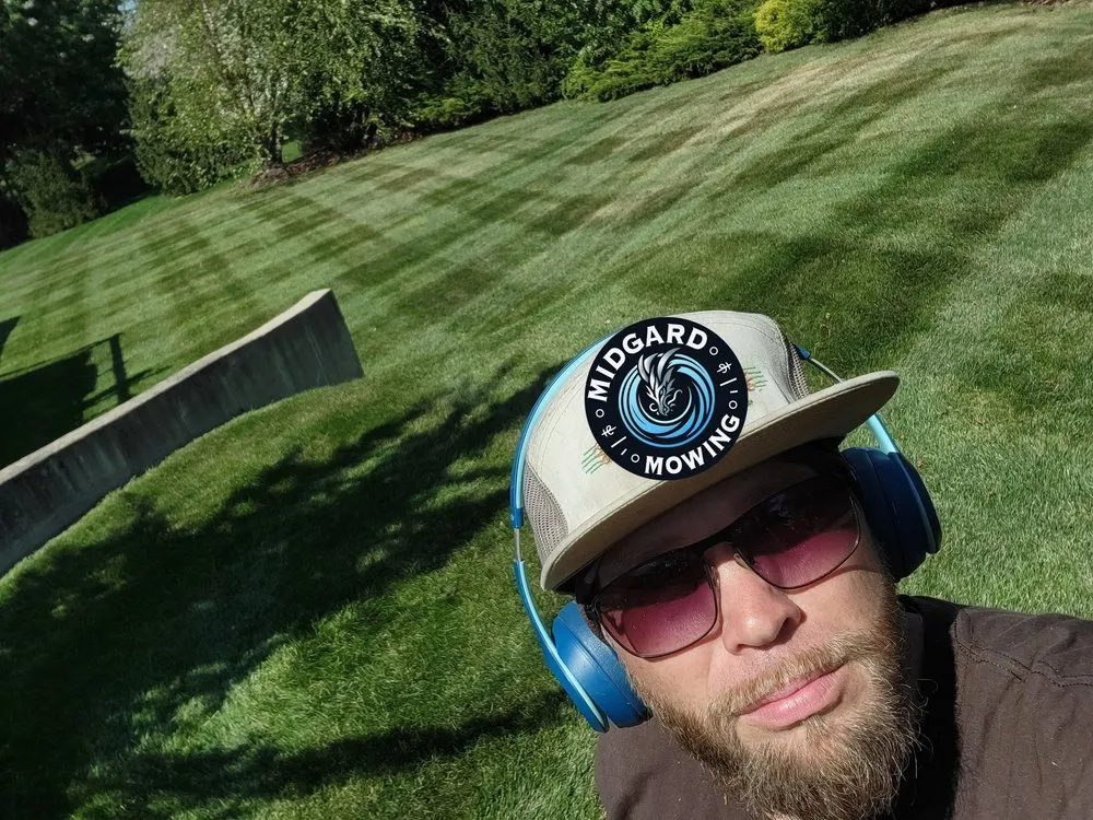 Custom garden landscaping experts serving Columbia, MO - Midgard Mowing