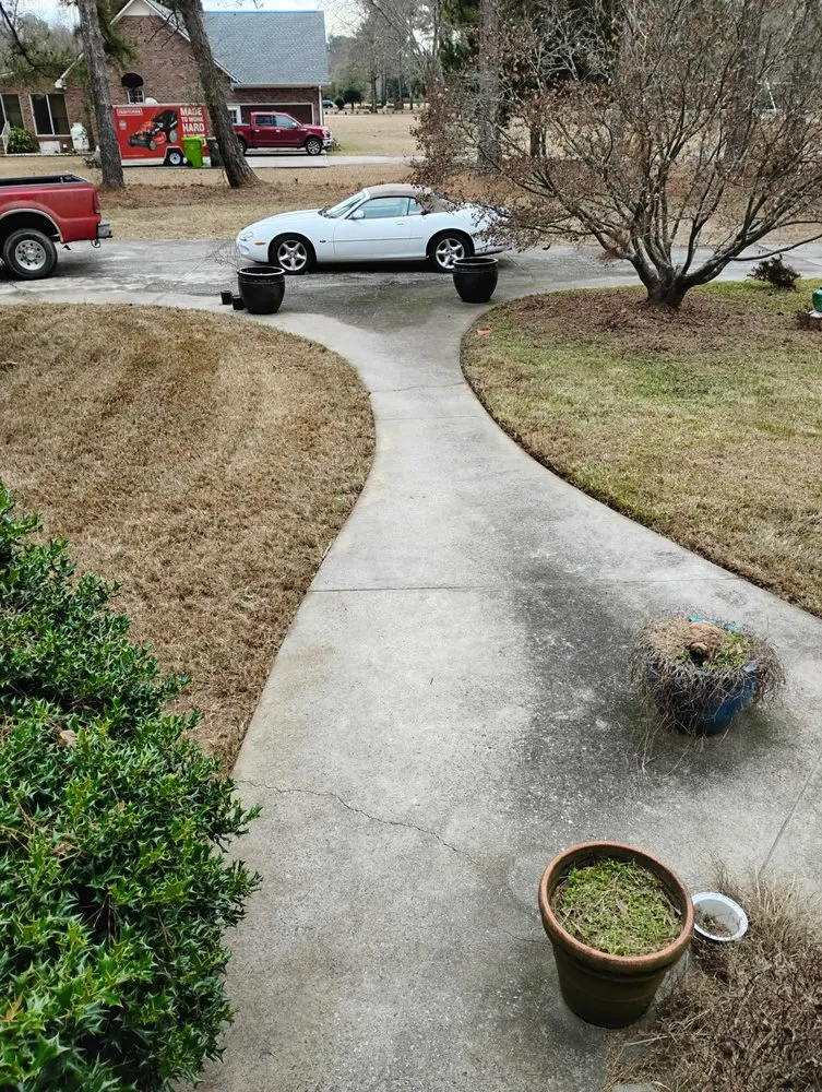 Top-rated yard cleanup service with custom design across Columbia, SC - Midlands Extreme Lawn Care