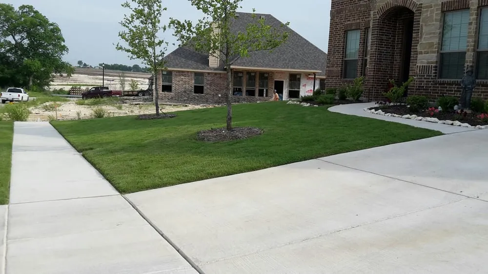 Custom landscape design in Midlothian, TX - Midlothian Lawn Care