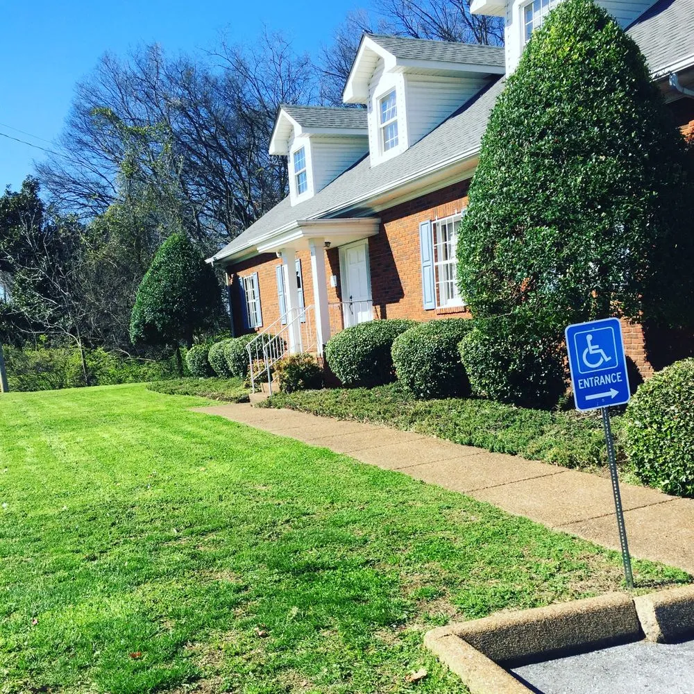 Custom lawn care service experts serving Chattanooga, TN - Midtown Lawn Care