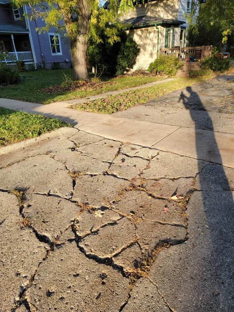 Trusted lawn care service in Woodstock, IL - MidWest Exterior Services