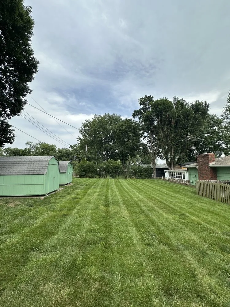 Reliable garden landscaping for residential properties in Grain Valley, MO by Midwest Green Worx