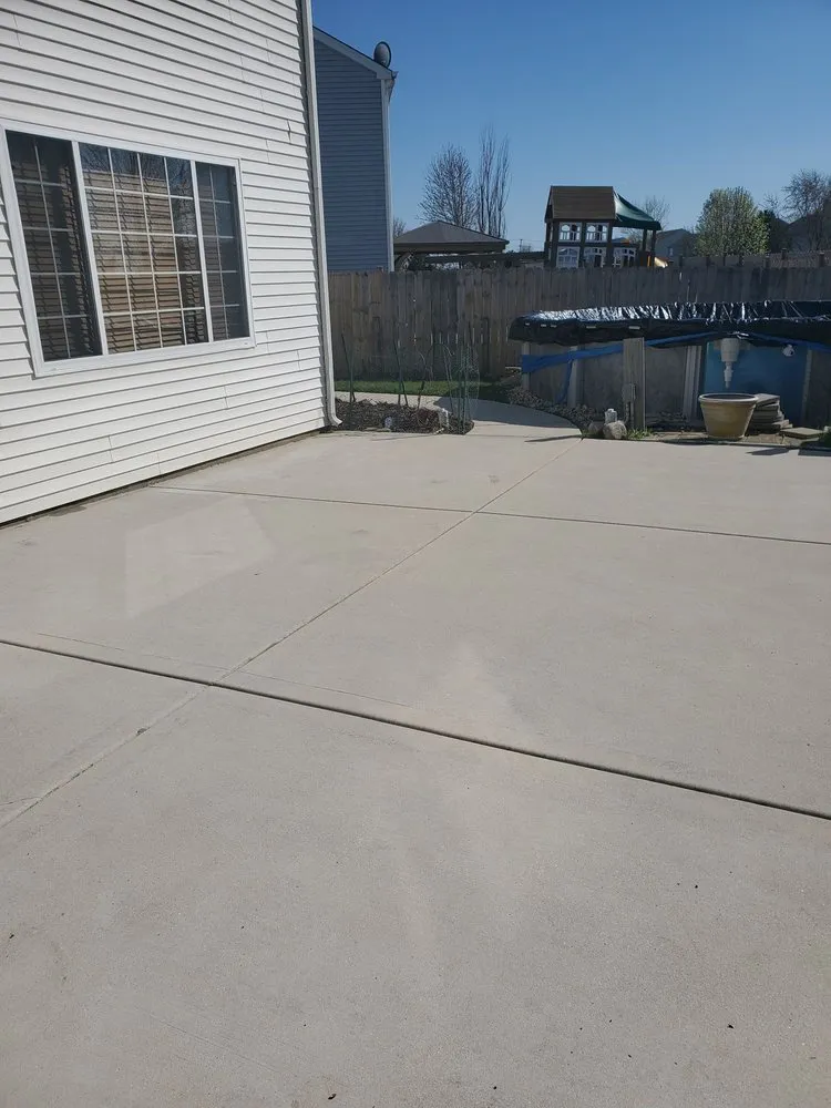 Professional landscaping services in Shorewood, IL by Midwest Ground Effects