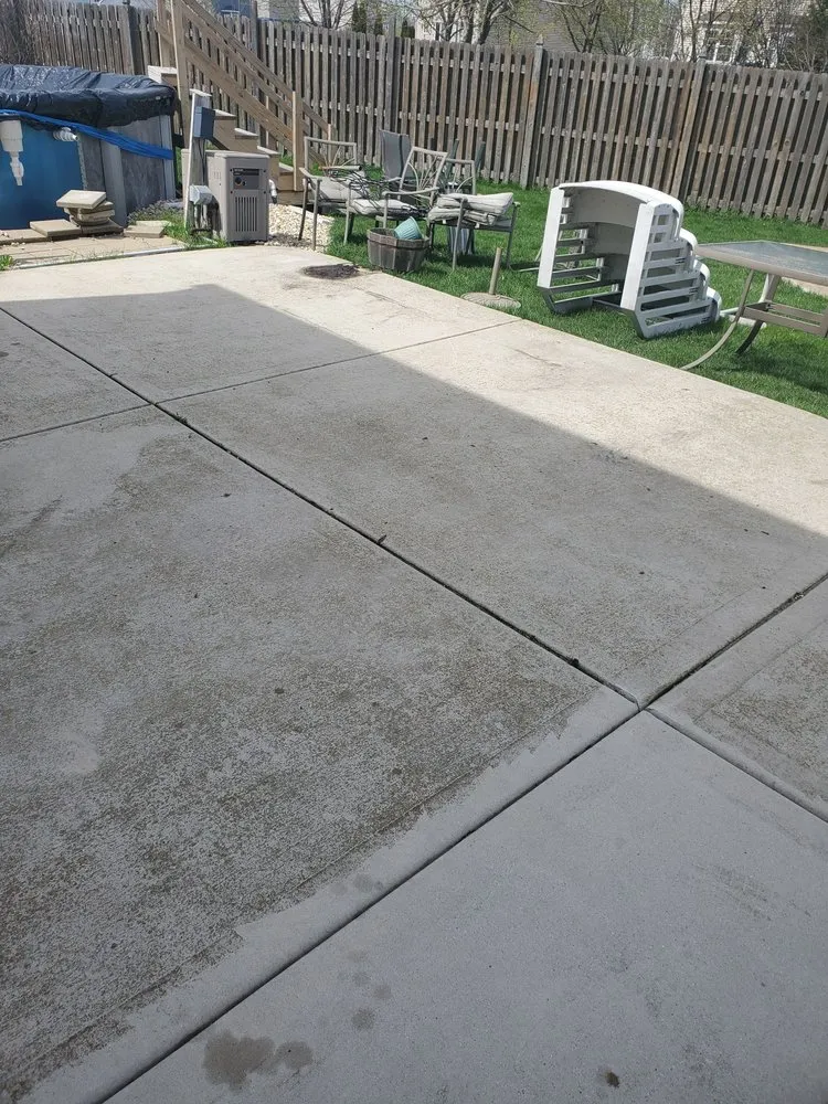 Custom yard maintenance for beautiful yards in Shorewood, IL by Midwest Ground Effects
