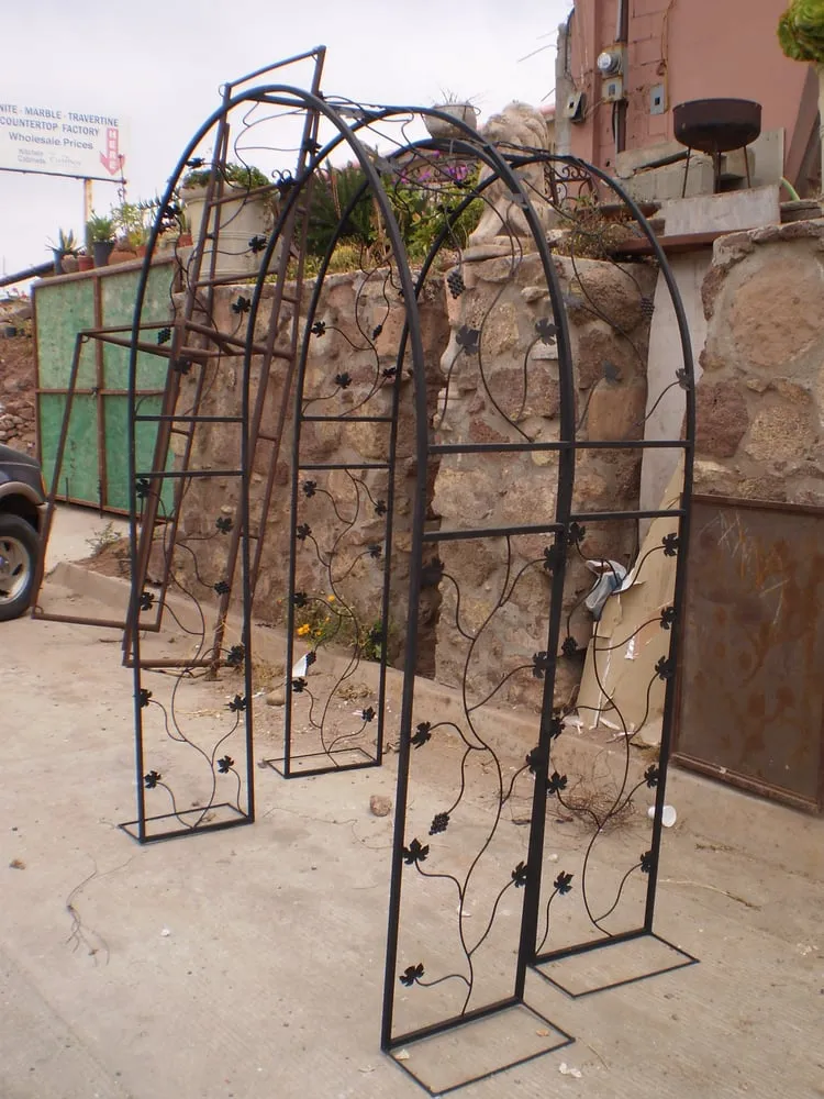 Professional landscaping services near you in Los Angeles, CA by Midwest Landscaping