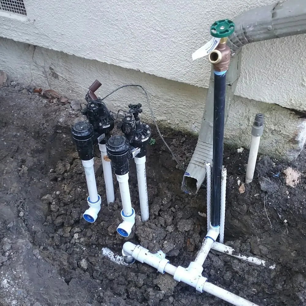 Top-rated lawn mowing service experts serving Los Angeles, CA - Midwest Landscaping