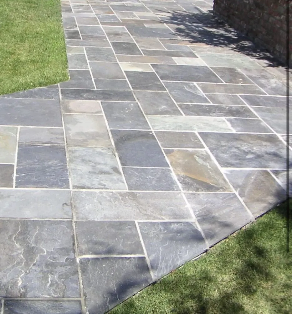 Custom outdoor landscaping experts serving Altoona, IA - Midwest Lawn & Fence