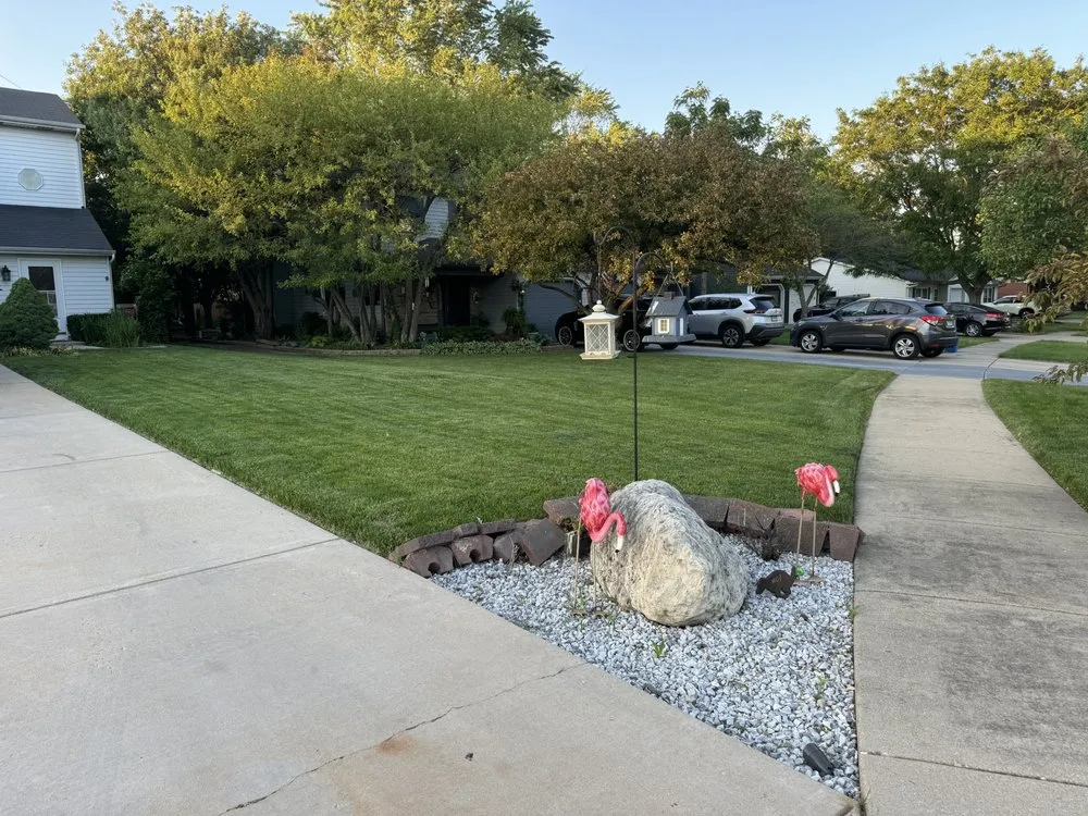 Custom residential landscaping experts serving Aurora, IL - Midwest Lawn Care