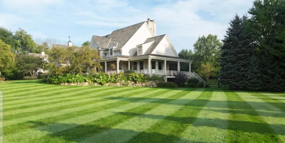 Professional lawn mowing service in Kaukauna, WI - Midwest mow