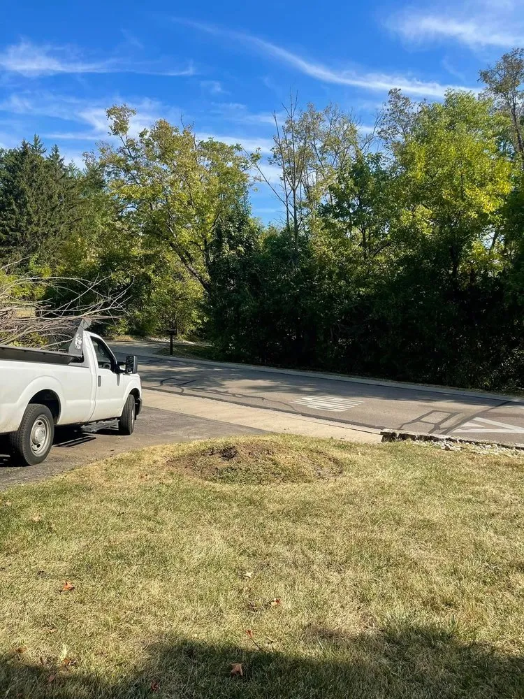 Top-rated yard maintenance for year-round maintenance in Cincinnati, OH by Midwest Mowing