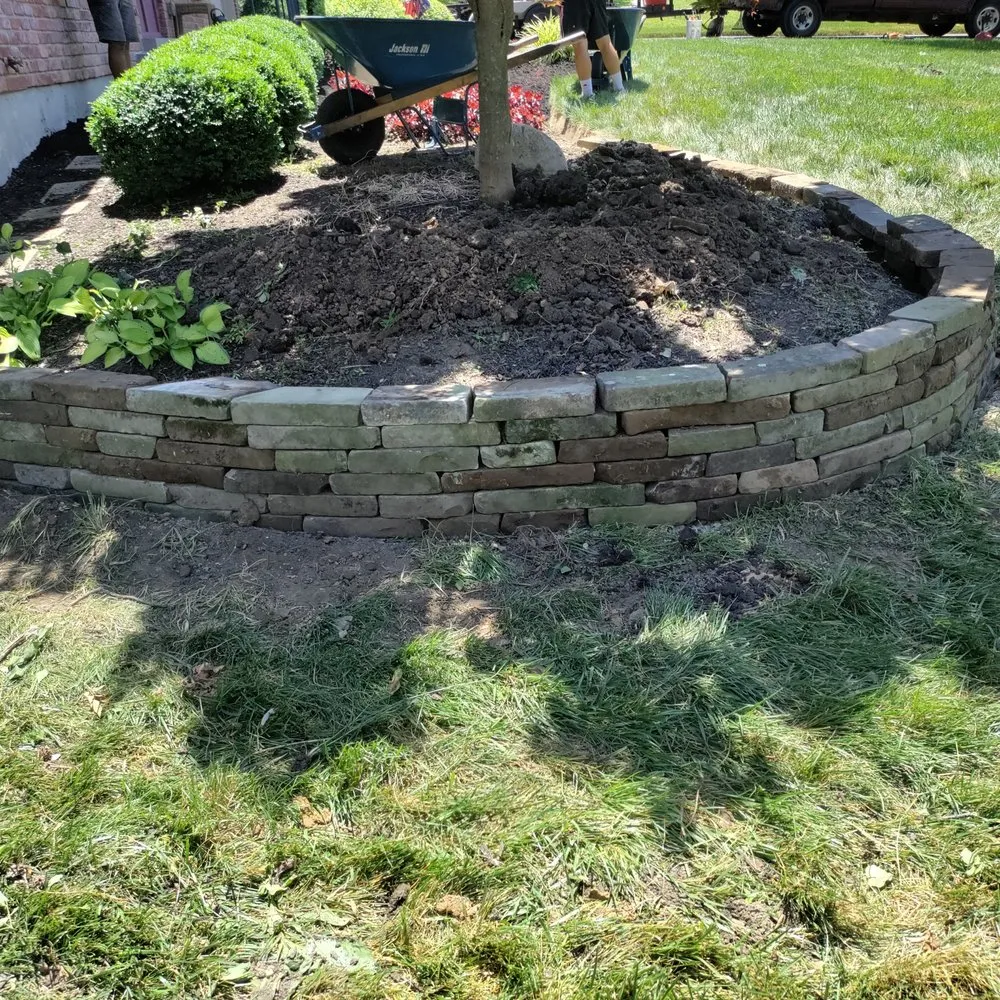 Expert lawn care service in Cincinnati, OH - Midwest Mowing