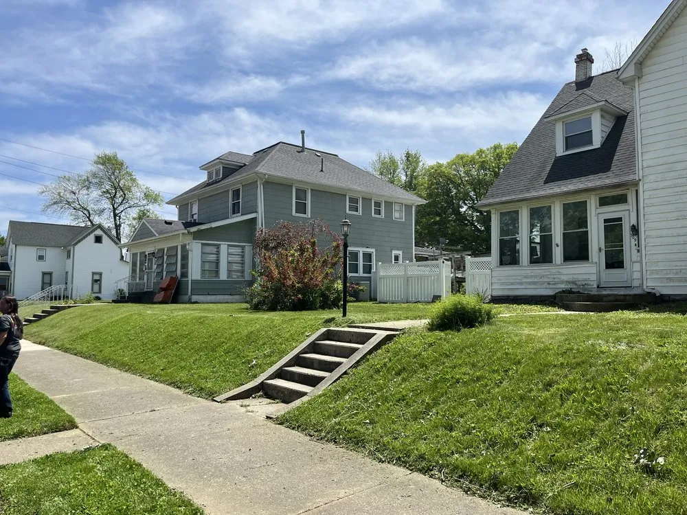 Affordable yard maintenance for residential properties across Kokomo, IN - Midwest Pro