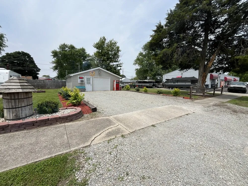 Affordable outdoor landscaping in Kokomo, IN by Midwest Pro