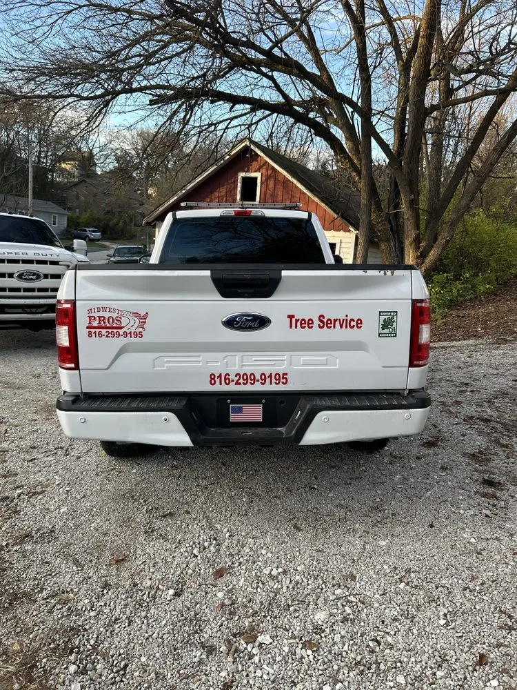 Professional garden landscaping in Kansas City, MO - Midwest Pros