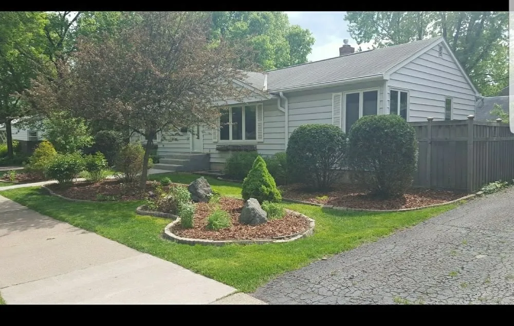 Top-rated outdoor landscaping in Houlton, WI - Midwest Seasons