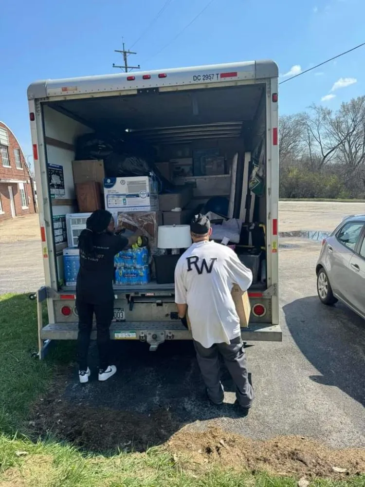 Local yard maintenance for homes in Ford Heights, IL by Might Man