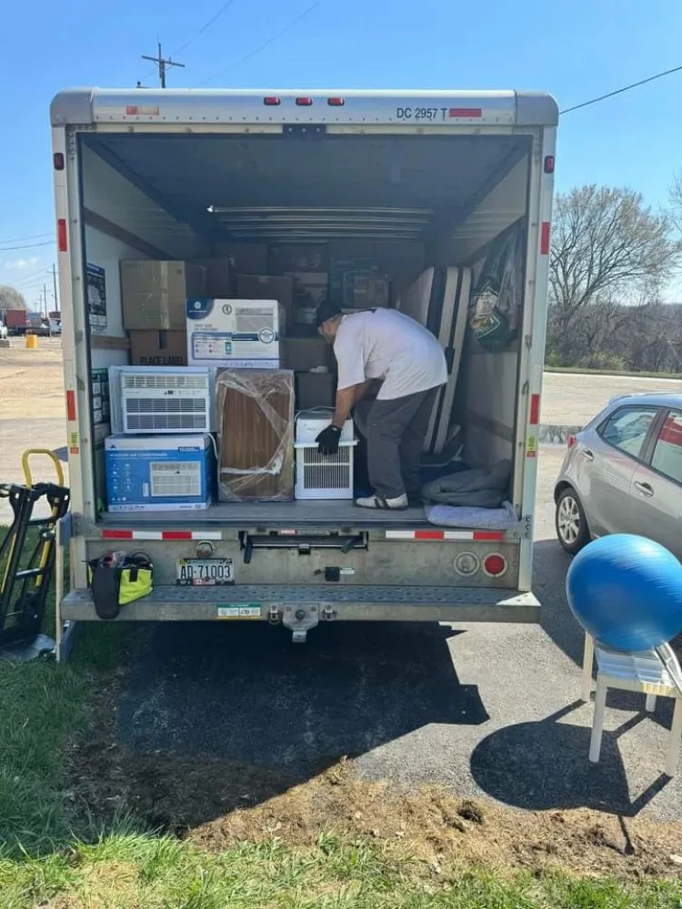 Trusted yard cleanup service experts serving Ford Heights, IL - Might Man