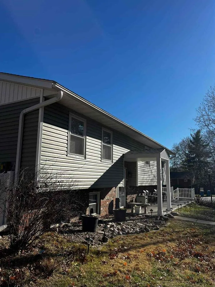 Affordable yard maintenance for year-round maintenance across Litchfield, IL - Mighty Handz Does It All