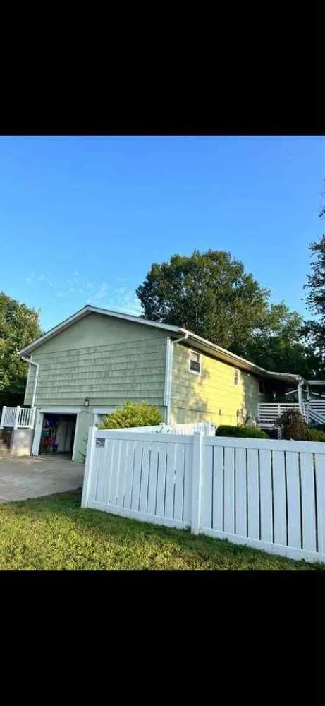 Custom residential landscaping in Litchfield, IL - Mighty Handz Does It All