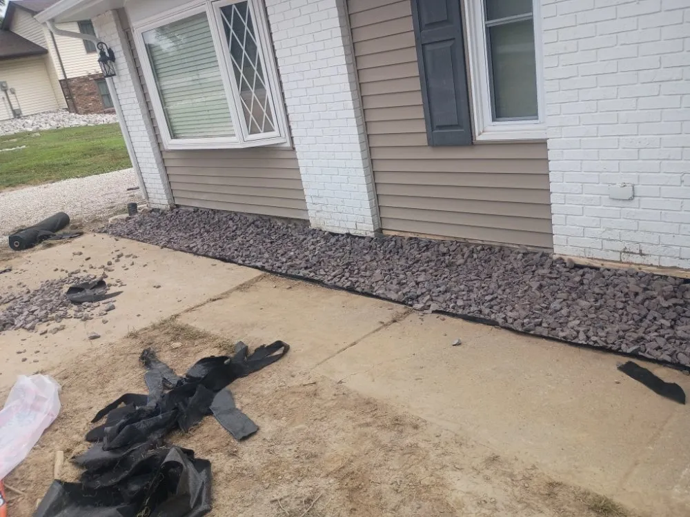 Local residential landscaping near you across Litchfield, IL - Mighty Handz Does It All