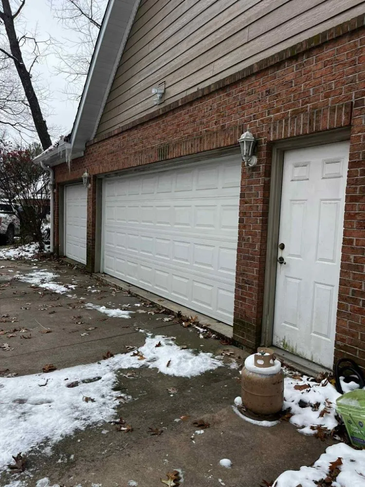 Local lawn care service for residential properties across Litchfield, IL - Mighty Handz Does It All