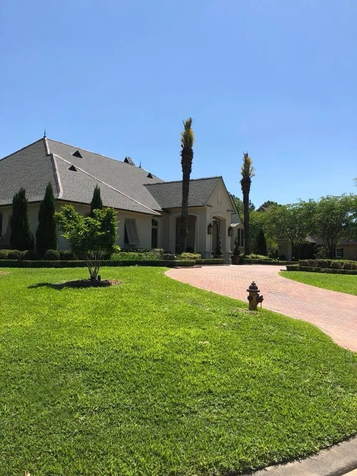 Top-rated residential landscaping experts serving Harvey, LA - Mighty Mowers Lawn & Landscape