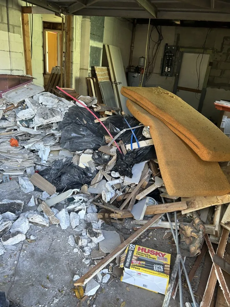 Reliable yard cleanup service for residential properties in St. Petersburg, FL by Mighty Ram