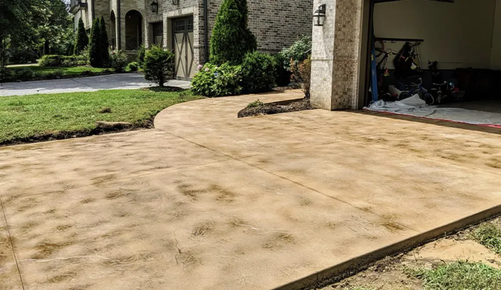 Top-rated yard maintenance for beautiful yards in Charlotte, NC by Mighty Rock Concrete