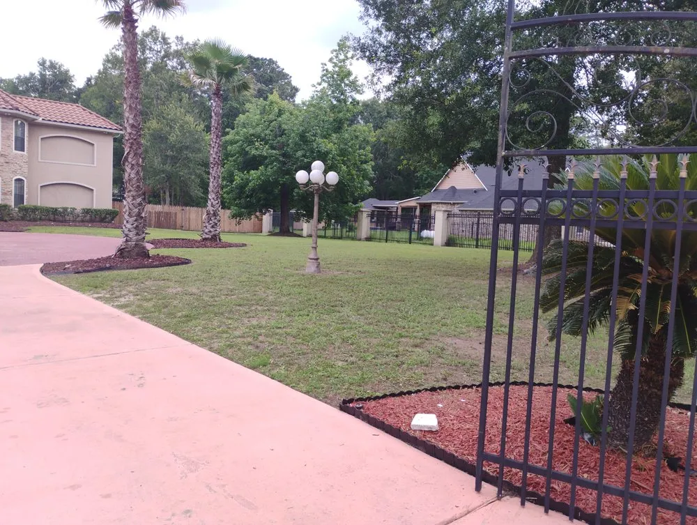 Local garden landscaping for homes in New Caney, TX by Migos Home Repair