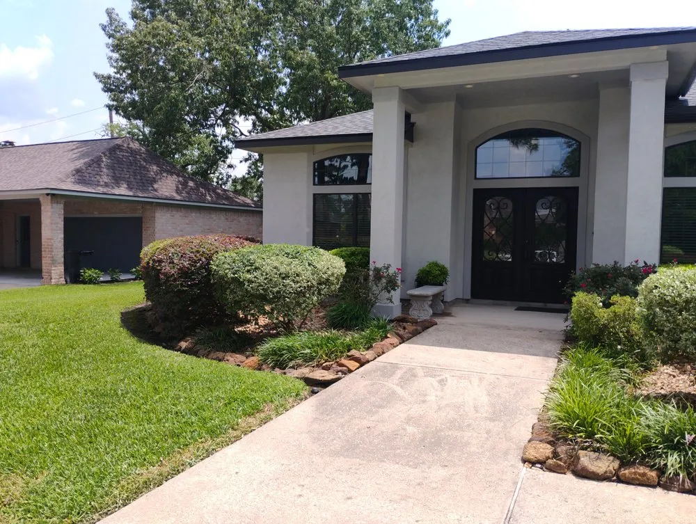 Expert residential landscaping experts serving New Caney, TX - Migos Home Repair