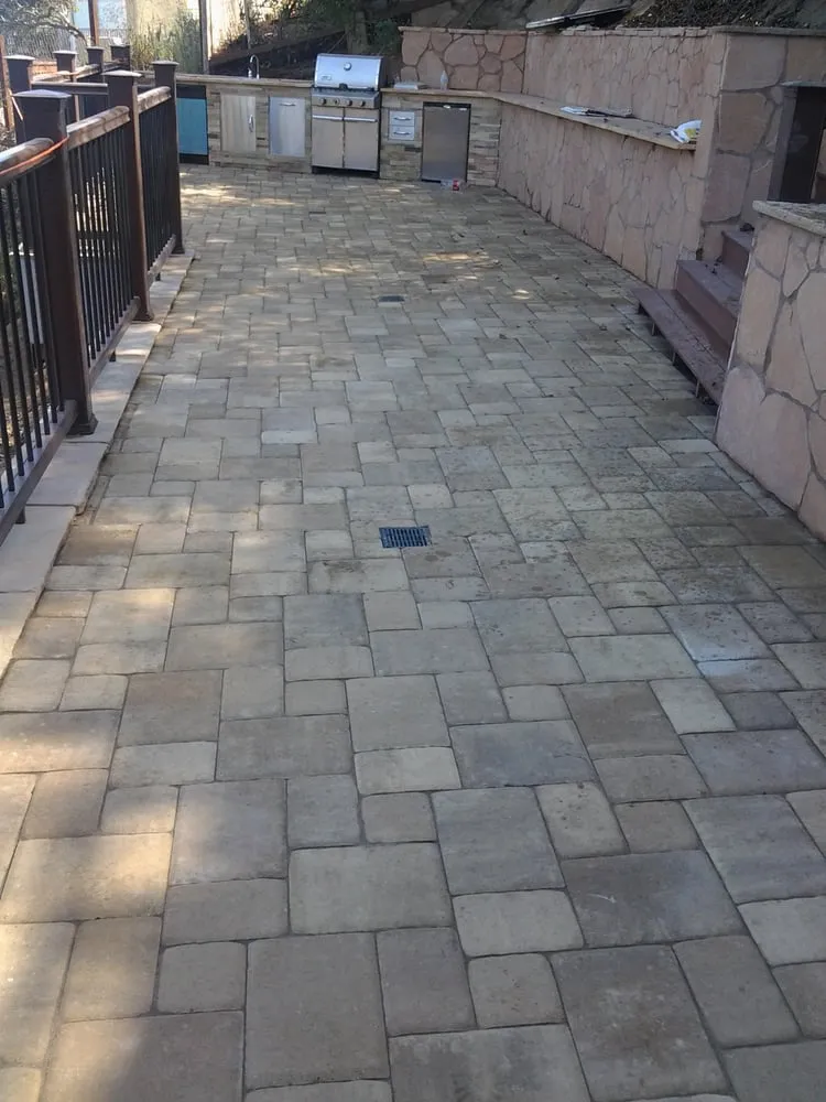 Custom lawn mowing service experts serving Redwood City, CA - Miguel Dorantes