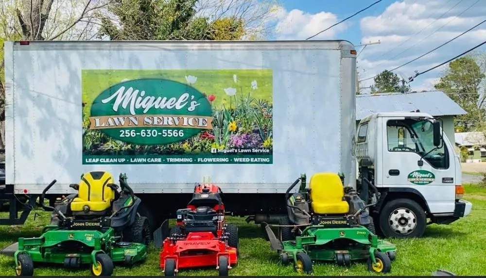 Expert yard maintenance in Fort Payne, AL by Miguel’s Lawn Service