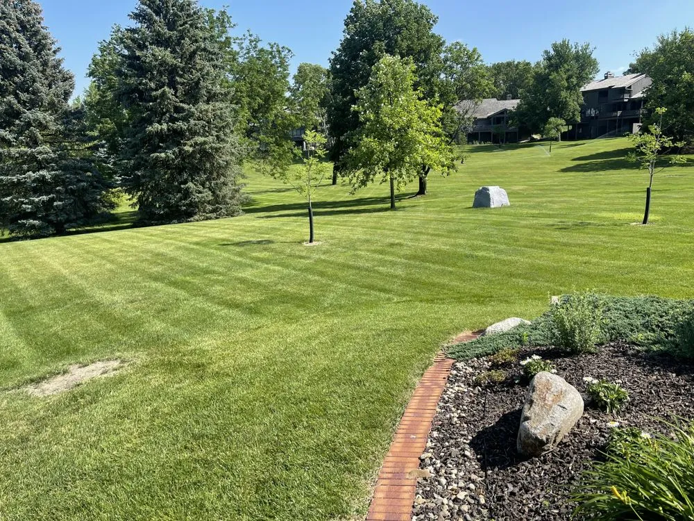 Top-rated lawn care service in Sioux Falls, SD - Miguel’s Property Maintenance