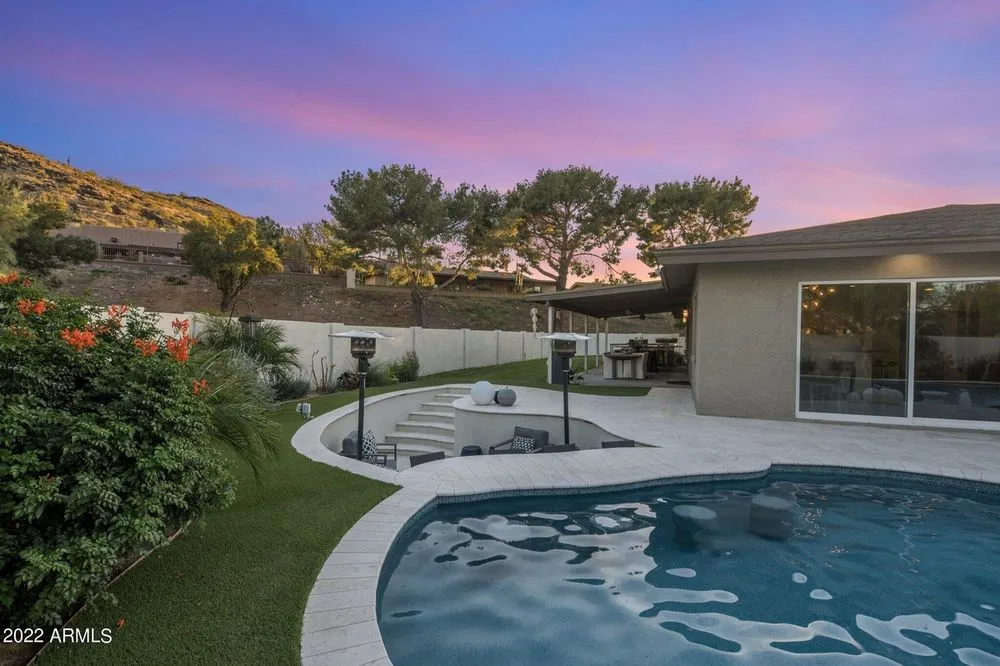 Custom yard cleanup service for beautiful yards in Casas Adobes, AZ by Mikado