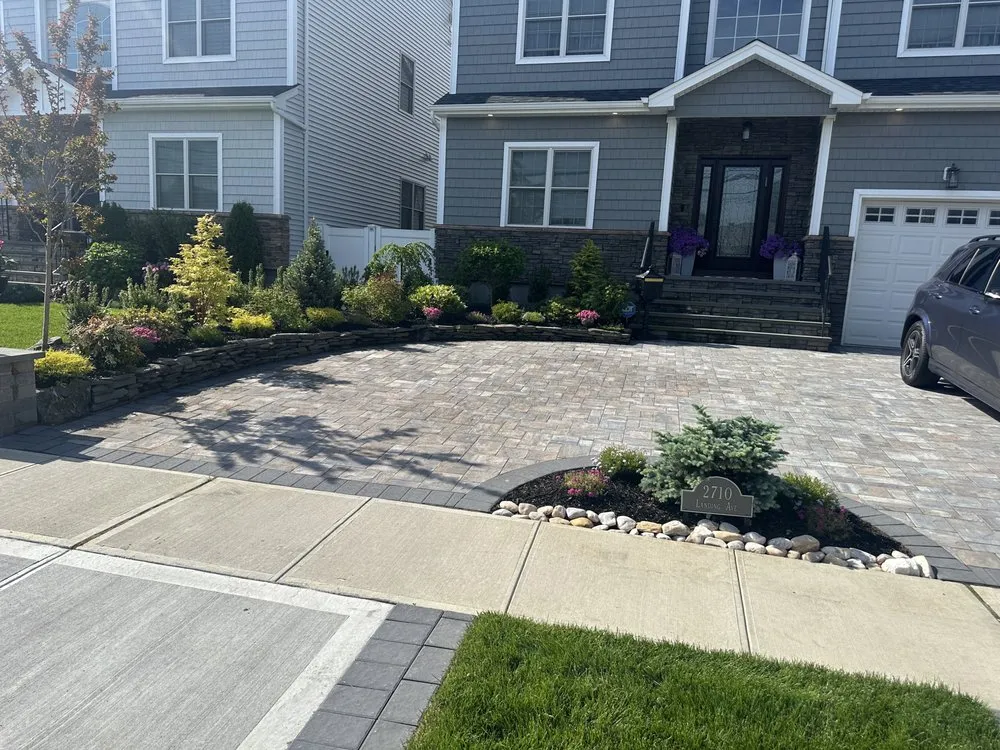 Expert outdoor landscaping experts serving Wantagh, NY - Mike & Marcos Landscaping