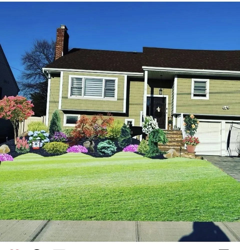 Trusted lawn care service in Wantagh, NY by Mike & Marcos Landscaping