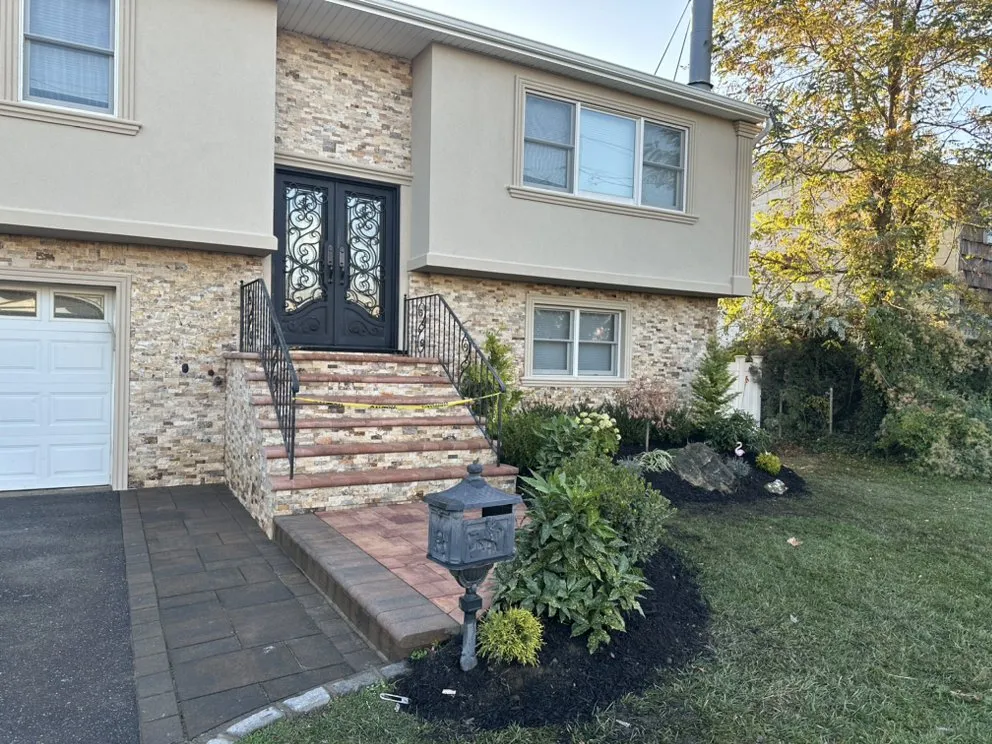 Custom yard cleanup service in Wantagh, NY - Mike & Marcos Landscaping