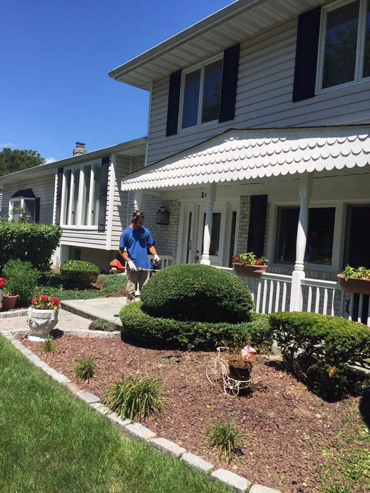Professional outdoor landscaping in Huntington Station, NY - Mike Deckelmann's Landscaping