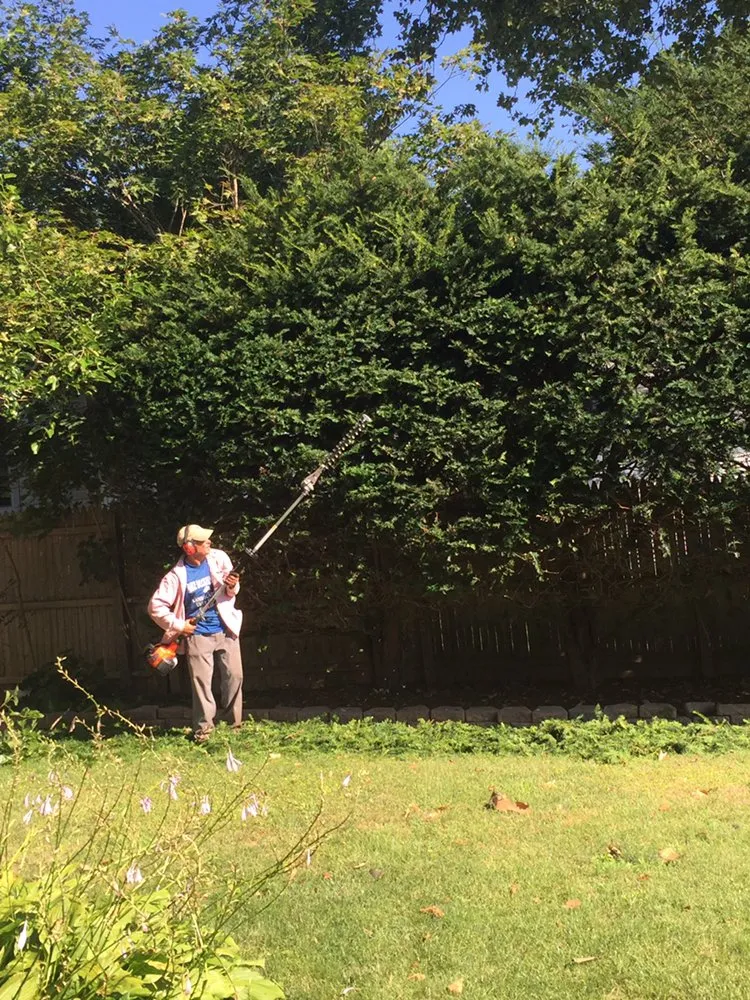 Local residential landscaping experts serving Huntington Station, NY - Mike Deckelmann's Landscaping